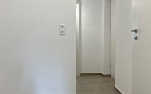 Graz:  Erstbezug nach Sanierung! Grosszügig angelegte 2-Zimmer Altbauwohnung im Bezirk Lend zu vermieten!