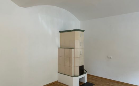 Graz:  Erstbezug nach Sanierung! Grosszügig angelegte 2-Zimmer Altbauwohnung im Bezirk Lend zu vermieten!