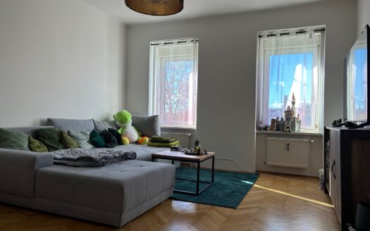 Graz: Altstadtzauber trifft Moderne! Grosszügige 2-Zimmer Wohnung mit romantischer Veranda im Bezirk Jakomini zu vermieten !