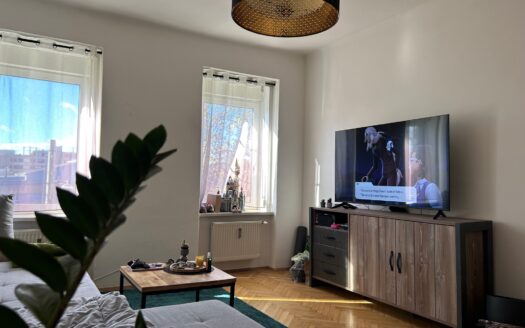 Graz: Altstadtzauber trifft Moderne! Grosszügige 2-Zimmer Wohnung mit romantischer Veranda im Bezirk Jakomini zu vermieten !