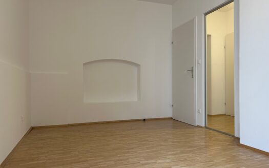 Graz: Architektenwohnung! Individuelle 2-Zimmer Erdgeschosswohnung mit Balkon und Gartennutzung im beliebten Grazer Wohnbezirk „Lend“ !