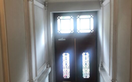 Graz: Altbauzauber! 3-Zimmer Altbauwohnung (WG-tauglich) mit Balkon und traumhaften Gartenblick im Grazer Wohnbezirk „Jakomini“ zu vermieten!