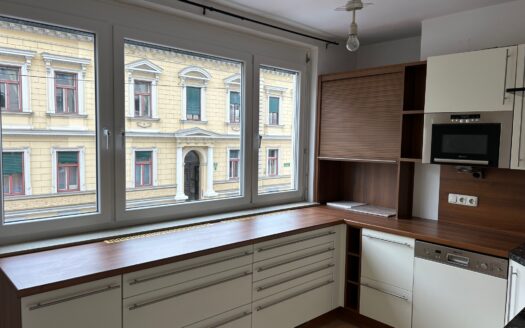 Graz: Sonnig – grosszügig – einladend! Elegant ausgestattete 3-Zimmer Familienwohnung mit Balkon im bevorzugten Grazer Wohnbezirk „Geidorf“ zu vermieten!