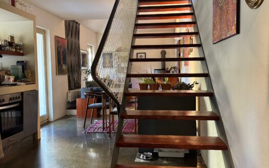 Graz: Offenes Wohnen bar excellence! Aussergewöhnliche Galerie/Maisonettenwohnung in ruhiger Innenhoflage von Eggenberg zu vermieten!