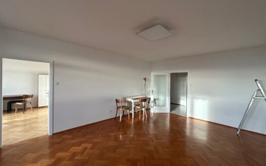 Graz: Traumblick über Graz inklusive! Grosszügige angelegte 4-Zimmer + Küche Familienwohnung mit Loggia im Wohnbezirk „Jakomini“ zu vermieten!