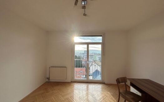 Graz: Traumblick über Graz inklusive! Grosszügige angelegte 4-Zimmer + Küche Familienwohnung mit Loggia im Wohnbezirk „Jakomini“ zu vermieten!