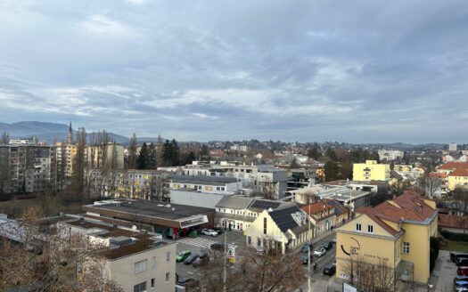 Graz: Traumblick über Graz inklusive! Grosszügige angelegte 4-Zimmer + Küche Familienwohnung mit Loggia im Wohnbezirk „Jakomini“ zu vermieten!