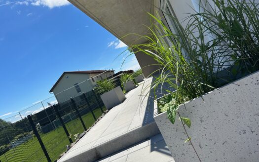 St. Ulrich: Projekt „Landliebe“ Erstbezugscharakter ! Exklusiv ausgestattete 3 -Zimmer mit grossem Balkon (ca. 14 m²) Nähe Fernitz (St. Ulrich a.W.) zu vermieten!