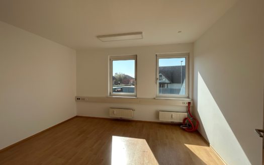 Seiersberg:  Ansprechende Büro/Ordinationsräumlichkeiten (4 separate Zimmer)  in verkehrsgünstiger Seiersberger Lage (unmittelbare Nähe Autobahnauffahrt Seiersberg)!