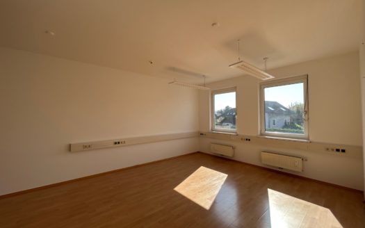 Seiersberg:  Ansprechende Büro/Ordinationsräumlichkeiten (4 separate Zimmer)  in verkehrsgünstiger Seiersberger Lage (unmittelbare Nähe Autobahnauffahrt Seiersberg)!