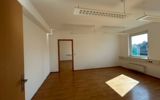 Seiersberg:  Ansprechende Büro/Ordinationsräumlichkeiten (4 separate Zimmer)  in verkehrsgünstiger Seiersberger Lage (unmittelbare Nähe Autobahnauffahrt Seiersberg)!