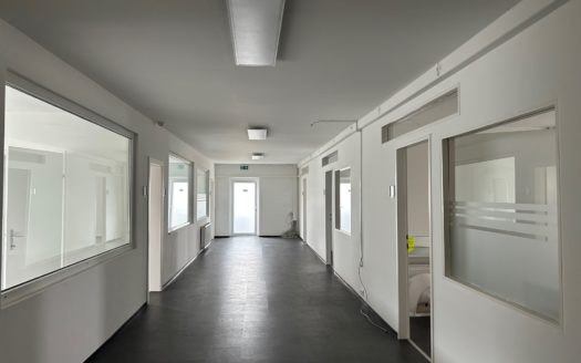 Kalsdorf:  Moderne Büro/Geschäftsräumlichkeiten (3 separate Büroräume)  in verkehrsgünstiger Lage von Kalsdorf!   (Nähe Autobahnauffahrt Kalsdorf/Flughafen Graz)