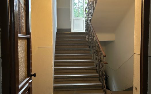 Graz: Altbauzauber trifft Moderne! Sanierte 3-Zimmer Wohnung (WG tauglich) in ruhiger Seitengassenlage in 8020 Graz zu vermieten !