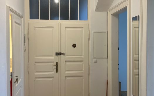 Graz: Altbauzauber trifft Moderne! Sanierte 3-Zimmer Wohnung (WG tauglich) in ruhiger Seitengassenlage in 8020 Graz zu vermieten !