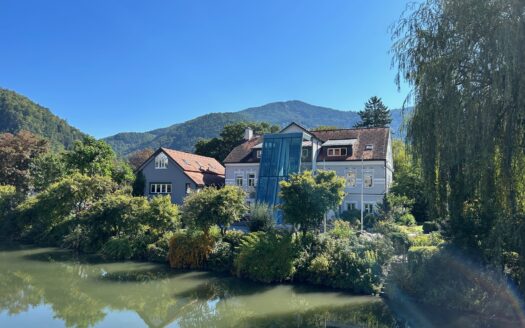 Frohnleiten:  Ein Platz zum Verlieben! Grosszügiges Landhaus (6 Zimmer+Galerie+Wintergarten) in idyllischer Einfamilienhauslage von Frohnleiten !
